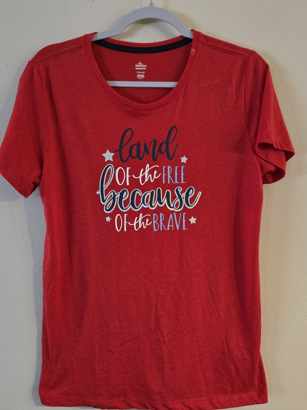 Women's Short Sleeve Tee in Red - L